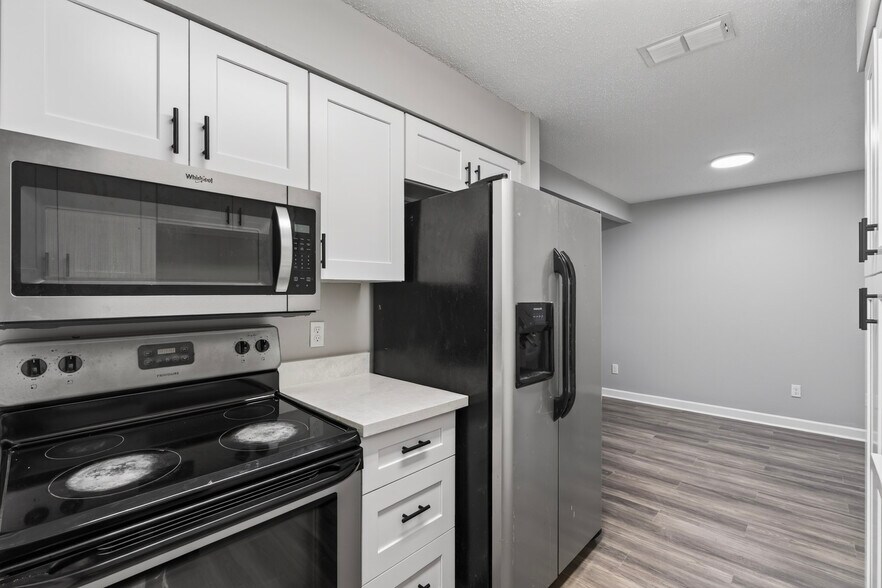 Building Photo - 59219 N Pearl Dr