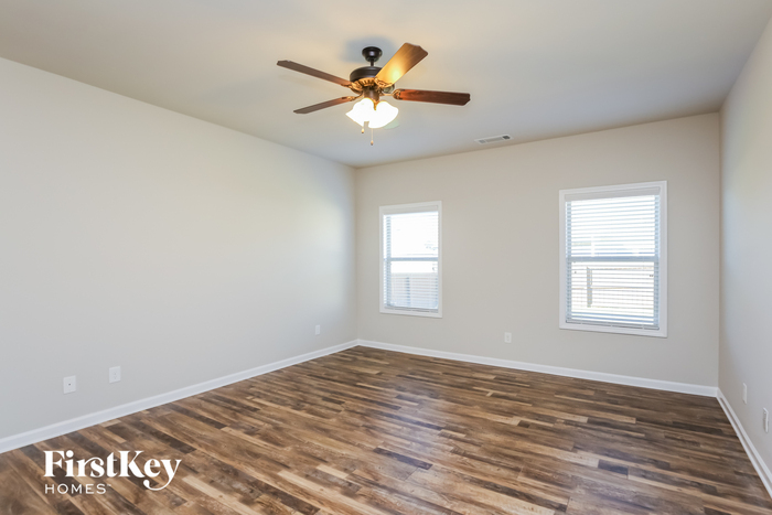 Building Photo - 4523 Brayden Dr