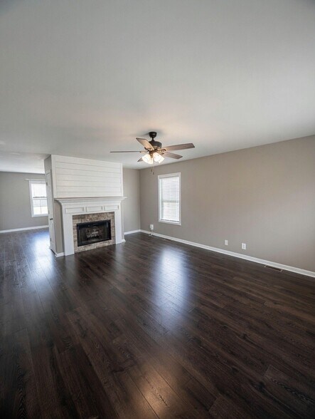 Building Photo - 126 N Cavalcade Cir