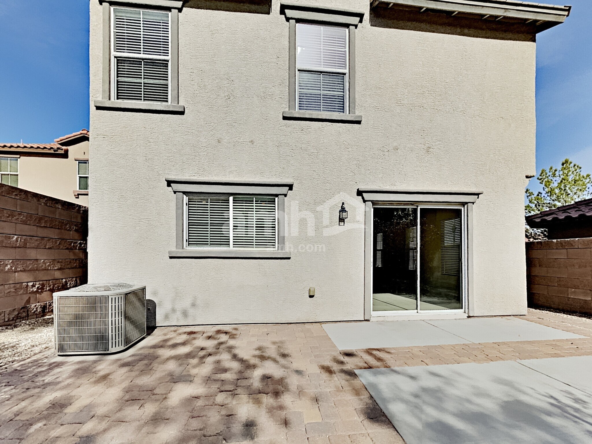 Building Photo - 1160 Paradise Safari Dr