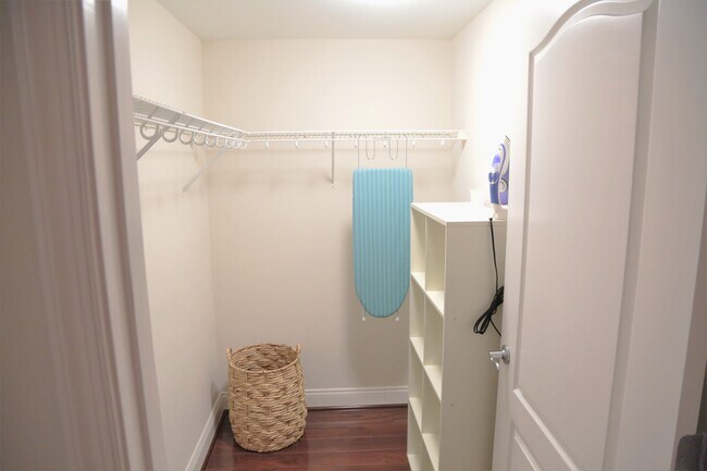 Building Photo - 1111 Oronoco St