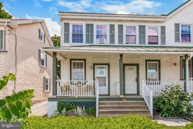 Building Photo - 20 S Village Ave