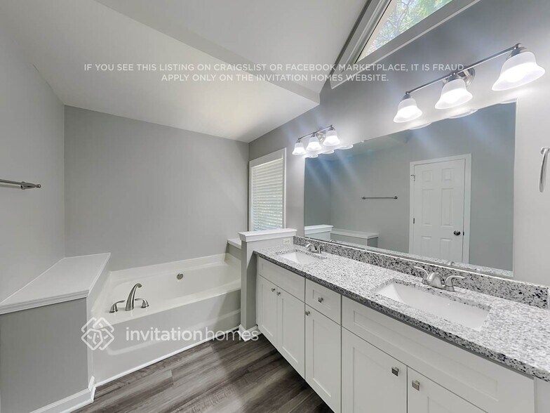 Building Photo - 2706 Bathgate Ln