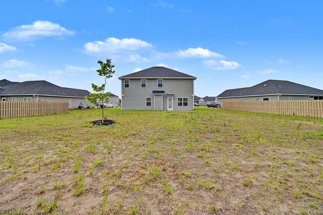 Building Photo - 173 Mcclelland Lp NE