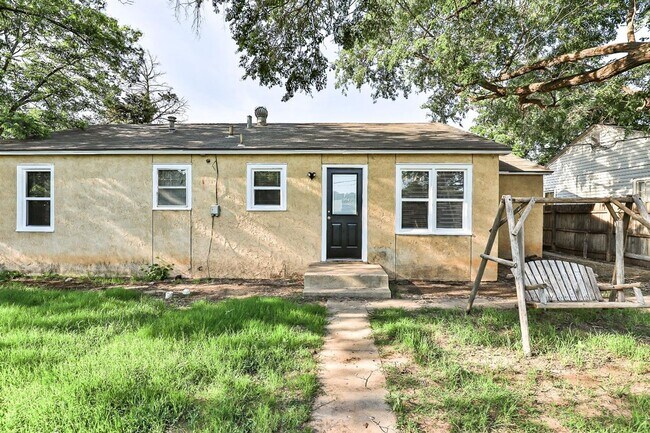 Building Photo - Cute 3/1 close to TEch and Medical $1,325 ...
