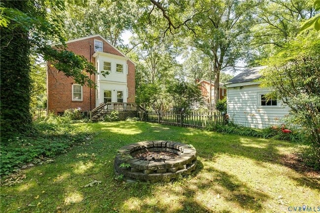 Building Photo - 1025 Taylor Ave