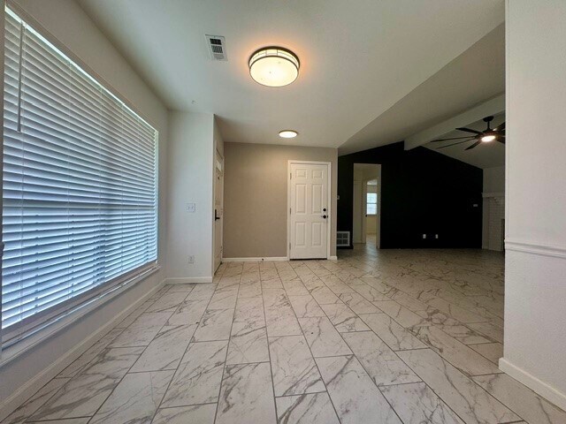 Building Photo - 207 Jonathan Dr