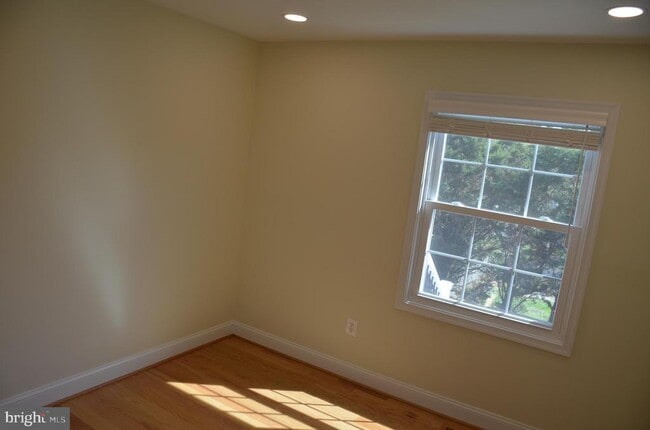 Building Photo - 9012 Paddock Ln