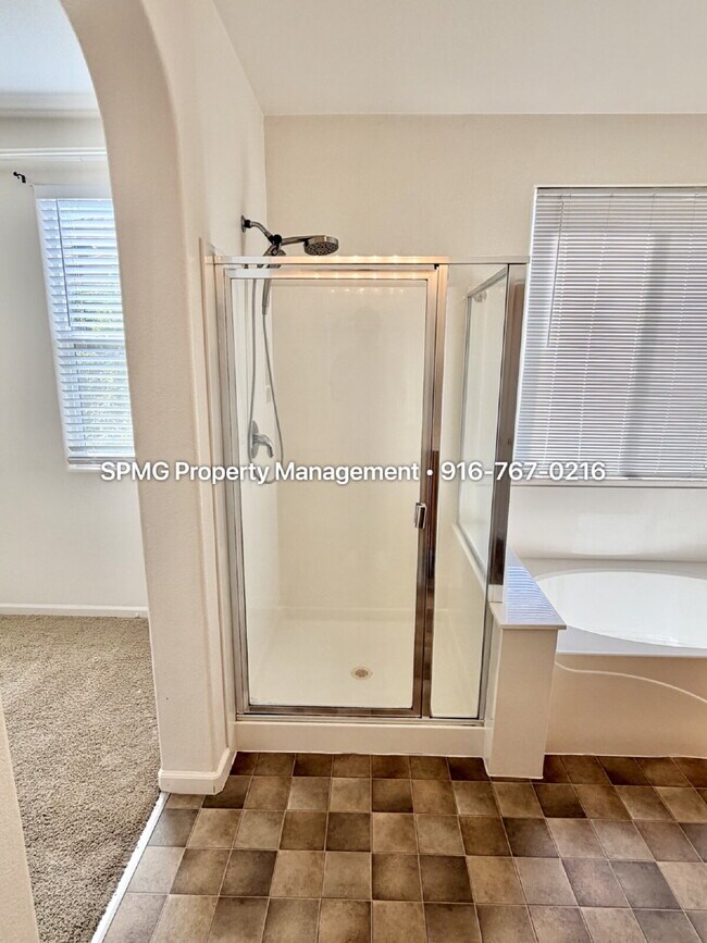 Building Photo - Beautifully Maintained 3 Bed / 2.5 Bath Home in South Natomas — New Appliances & Community Amenit...