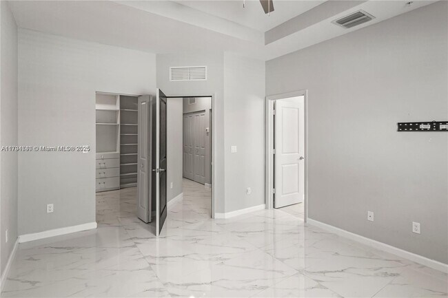Building Photo - 221 SW 159th Way