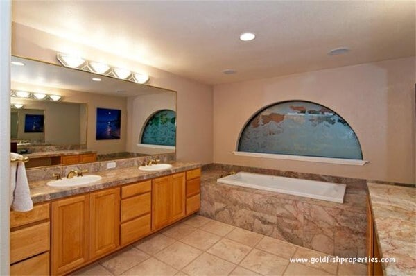 Building Photo - Incline Village: House - 4 Bedrooms, 3.5 B...