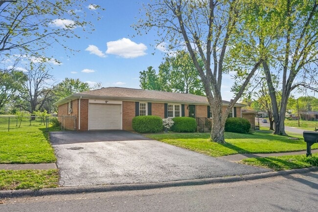 Building Photo - 3611 Bahama Dr