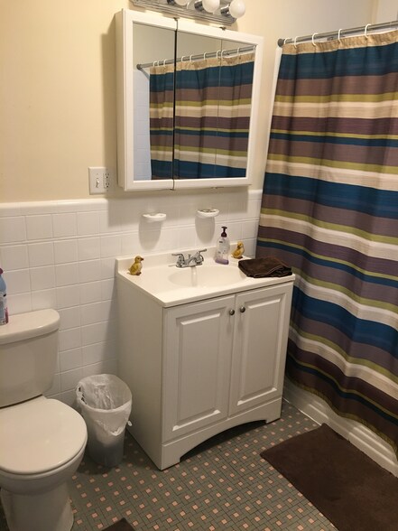 Building Photo - 1471 Beacon St