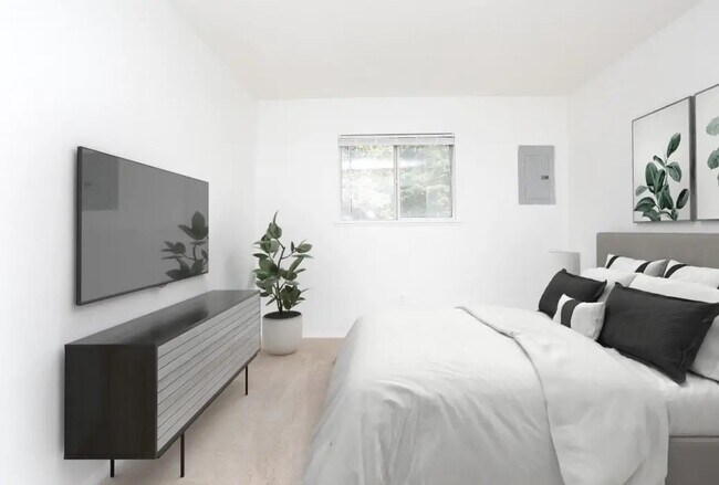 Building Photo - 6110 Cricklewood Dr