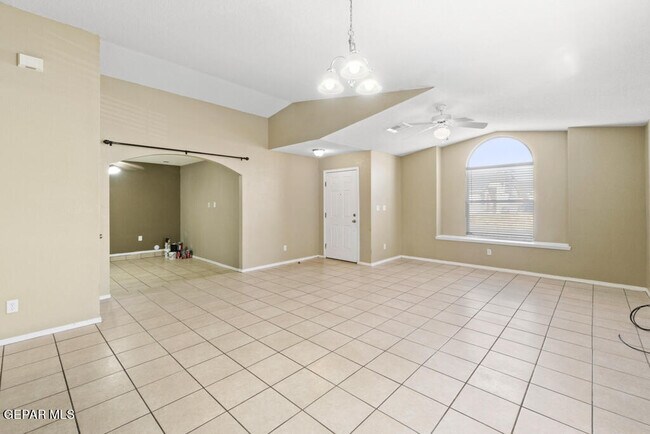 Building Photo - 14056 Tierra Venado Dr