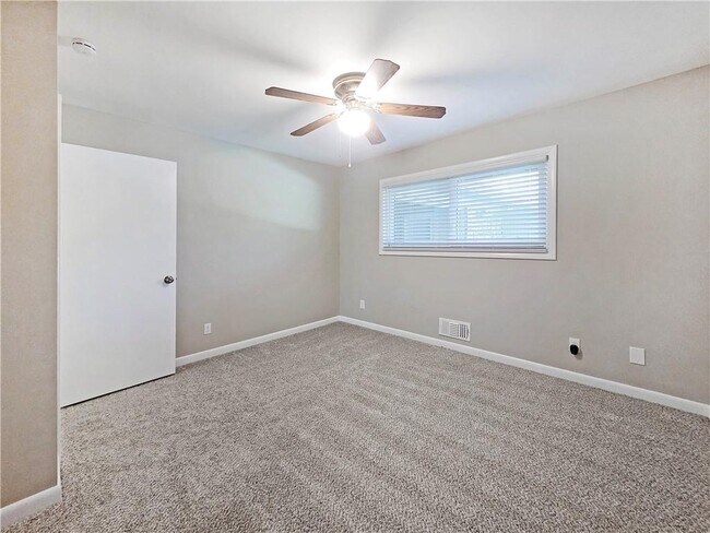 Building Photo - 1273 Murdock Rd
