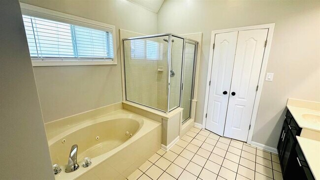 Building Photo - 4534 JONESY Dr