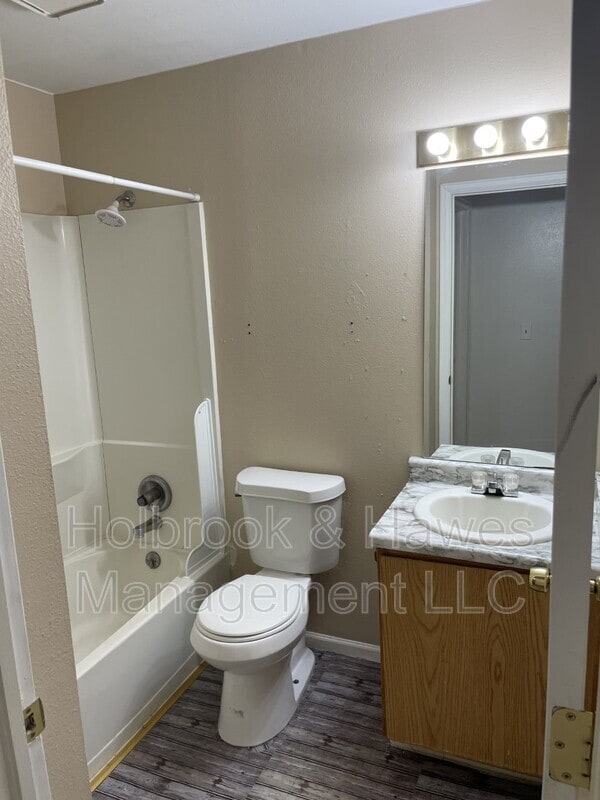 Building Photo - 4531 Boardwalk Dr