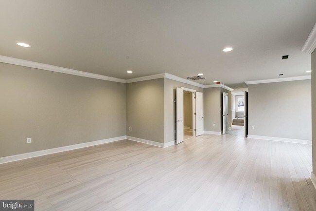 Building Photo - 7184 Clifton Rd