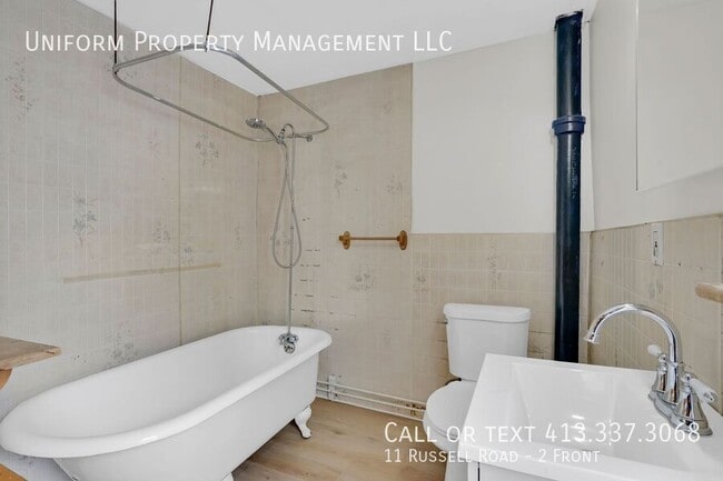 Building Photo - 11 Russell Rd