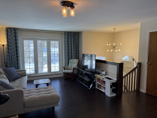 Building Photo - 531 Hillside Ave