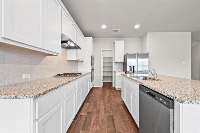 Building Photo - 215 Desperado Dr