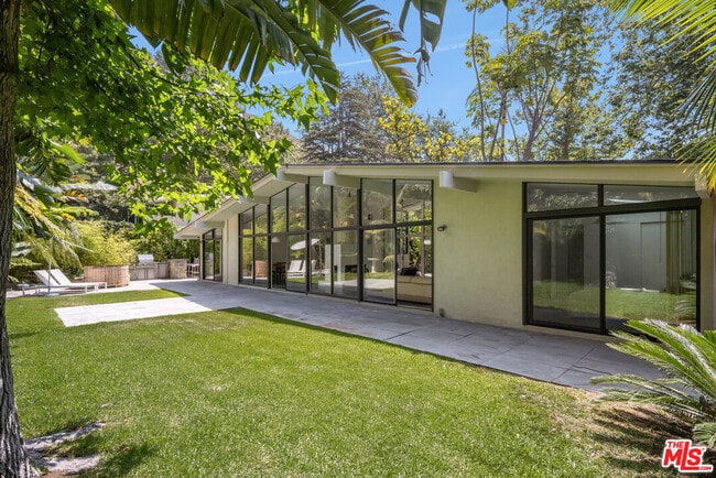 Building Photo - 30611 Las Estrellas Dr