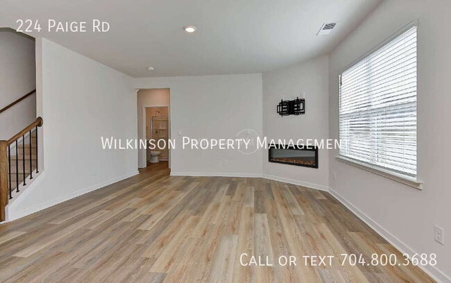 Building Photo - 224 Paige Rd