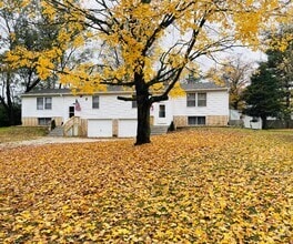 Building Photo - 6320-6322 N Fruitridge St