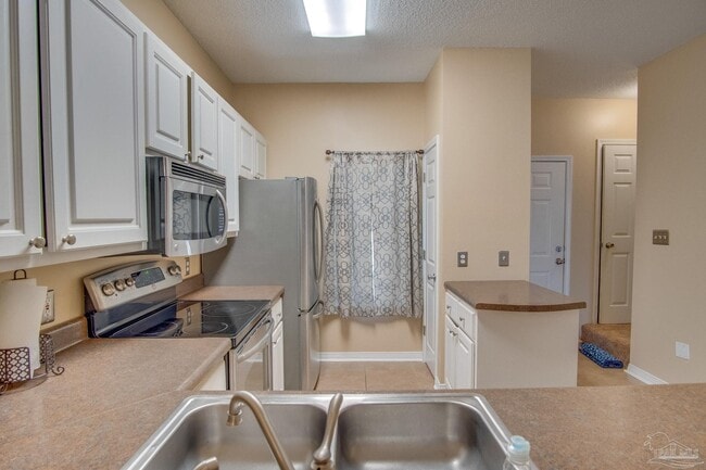 Building Photo - 2741 Bay Club Dr