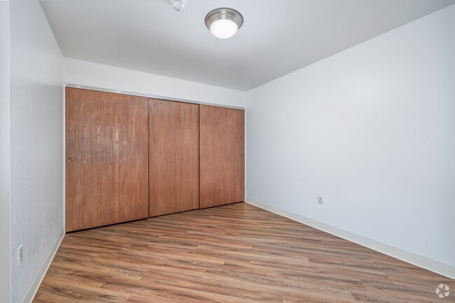2BR, 1BA - 860SF - Bedroom - 1101 Howard St