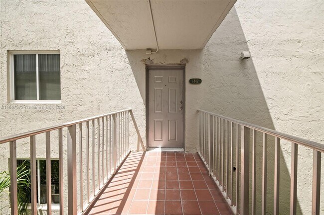 Building Photo - 10090 NW 80th Ct