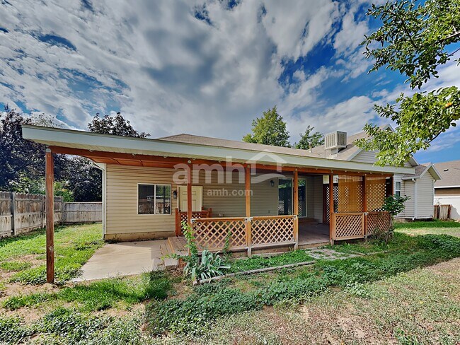 Building Photo - 1329 E 410 S St