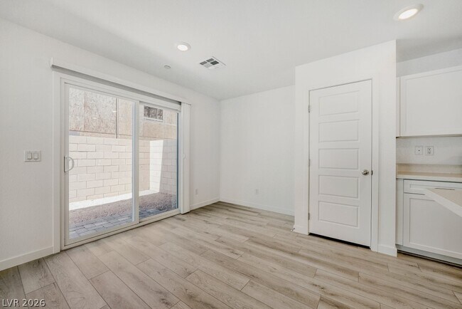 Building Photo - 773 Fallen Phoenix St