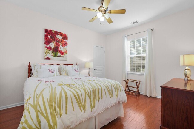 Building Photo - 17 Thomas Bee Dr