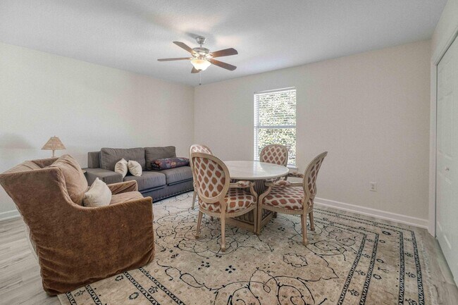 Building Photo - 31 Corte Lago