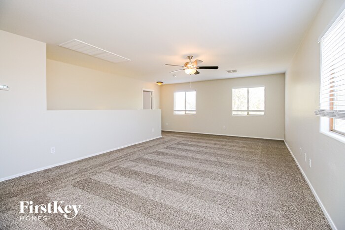 Building Photo - 2457 E Meadow Creek Way