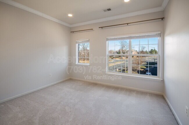 Building Photo - 6450 Waterfield Rd