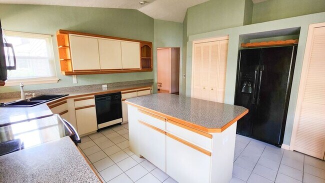 Building Photo - 311 W Sabal Palm Pl