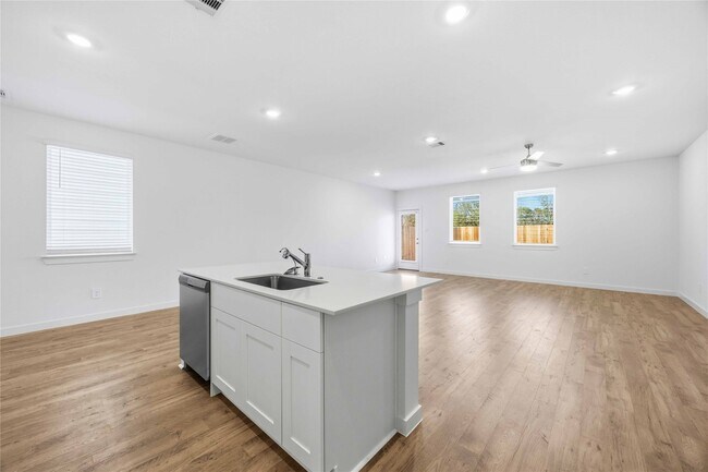 Building Photo - 28262 Meadowlark Sky Dr