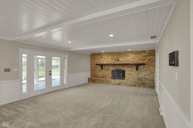 Building Photo - 3037 Golfview Dr