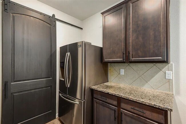 Building Photo - 6404 Macroom Meadows Ln