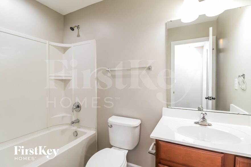 Building Photo - 4313 Roundwood Ct