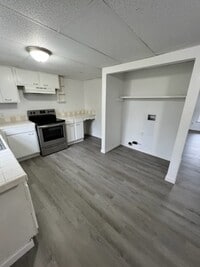 Building Photo - 206 S 4th St