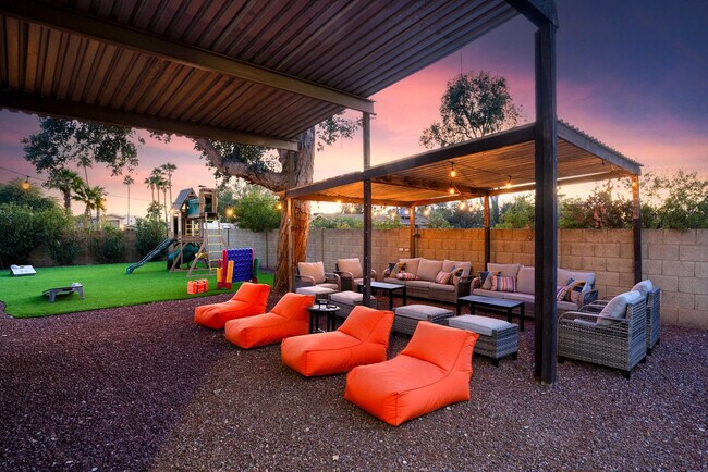 Building Photo - 6235 E Thunderbird Rd