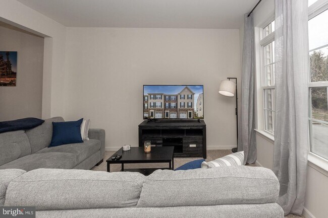 Building Photo - 1644 Oakridge Ln