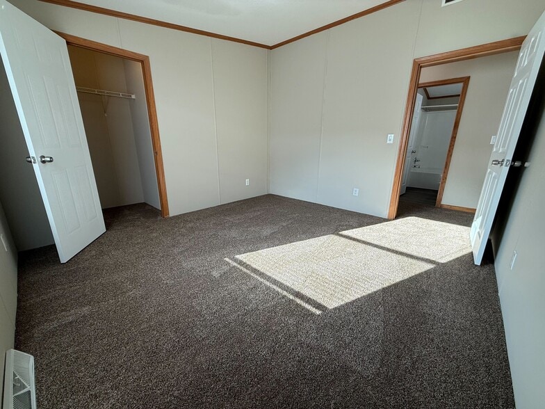 Building Photo - 11701 Cascade Cir