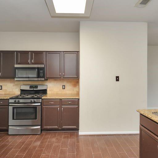 Building Photo - 2723 Oak Ridge Park Dr