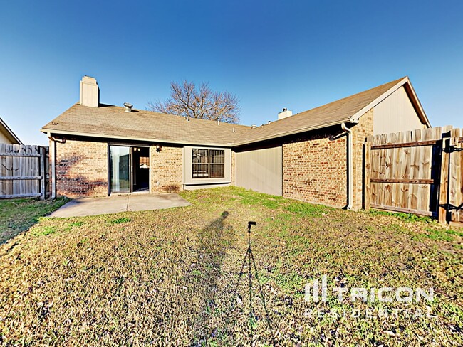 Building Photo - 5833 Winell Dr