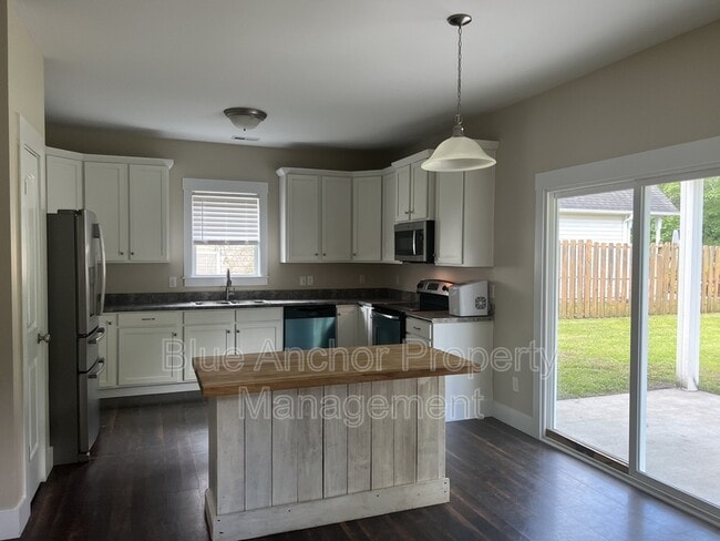 Building Photo - 153 Leeward Ln